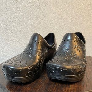 Dansko 41 Black Molded Plastic Professional Clog